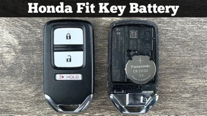 How do you pop open a Honda key fob?