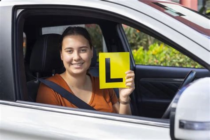 How many hours does a learner driver need in Qld?