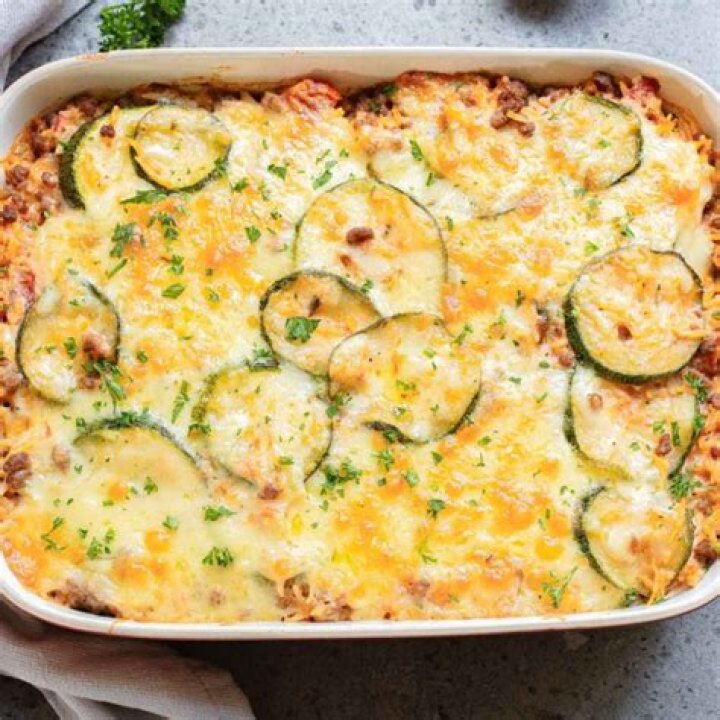 How to cook zucchini Parmesan casserole?