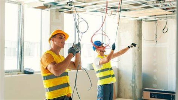 What qualifications do I need to be a family support worker?
